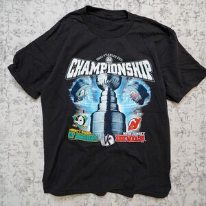 Vintage NHL 2003 Stanley Cup Ducks Devils Championship Graphic Shirt - Mens Med